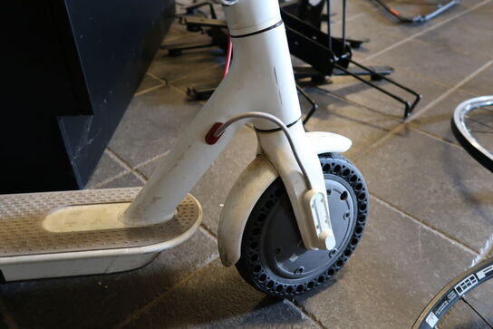 El løbehjul MI ELECTRIC SCOOTER