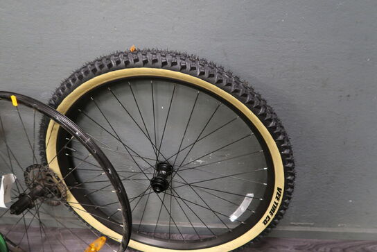 3 stk. fælge samt dæk