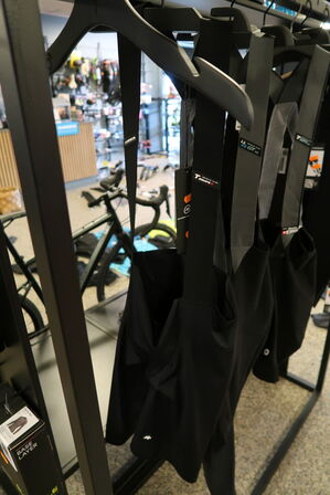 Bib shorts ASSOS Equipe R S9 Str: XL