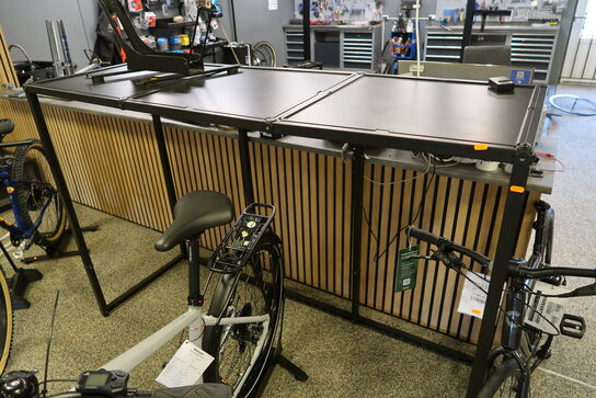 Udstillingspodie uden indhold