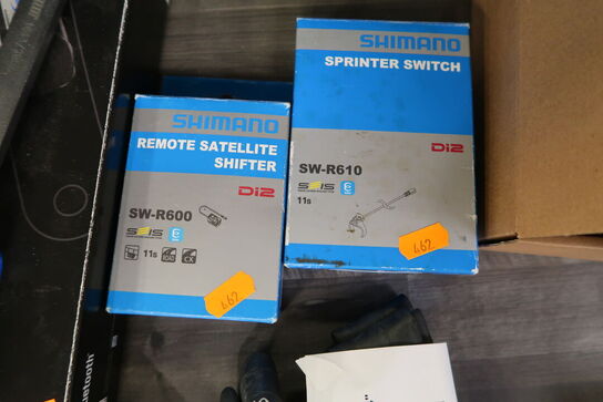 Div. Reservedele, bl.a. remote sattelite shifter 