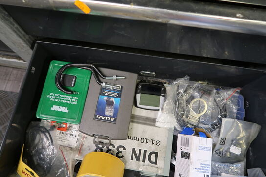 Div. Reservedele og værktøj i skuffer