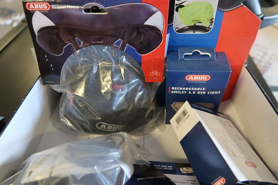 Kasse med div. Cykeludstyr