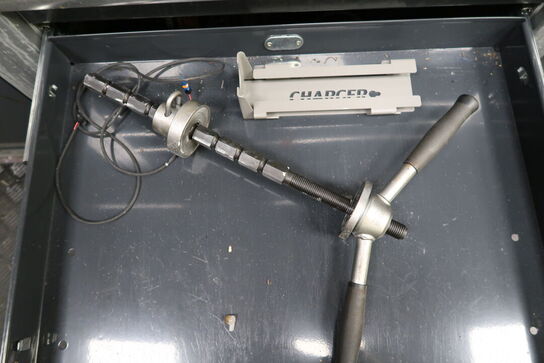 Div. Reservedele og værktøj i skuffer