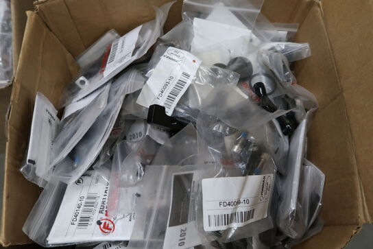 2 stk. kasser med div. Cykeludstyr