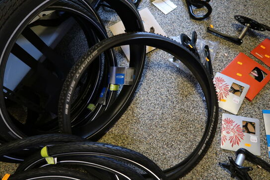 Div. Dæk bl.a. SCHWALBE Marathon Plus 700x38c