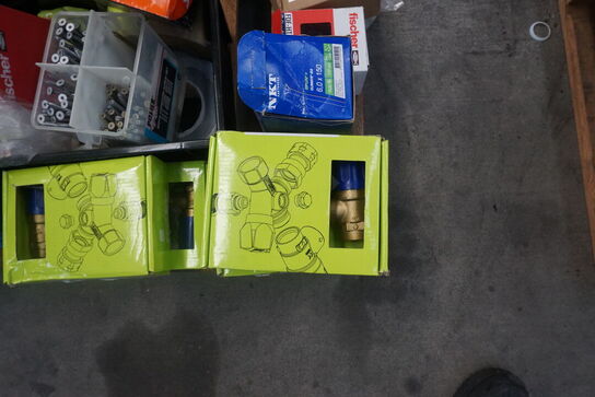 Diverse skruer, rawplugs mv. 