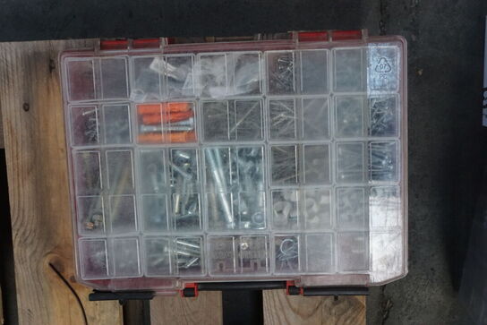 Diverse bor, skruer mv.