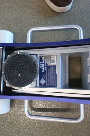 Donkraft BATO 2500 kg. 