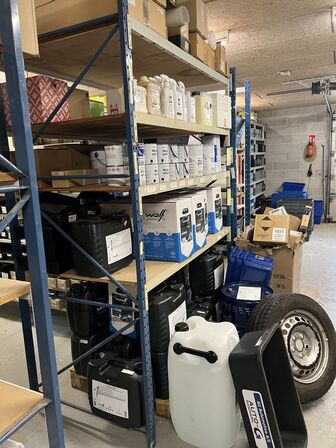 12 sektioner BOSAL lagerreoler (uden indhold!)