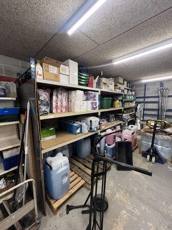 12 sektioner BOSAL lagerreoler (uden indhold!)
