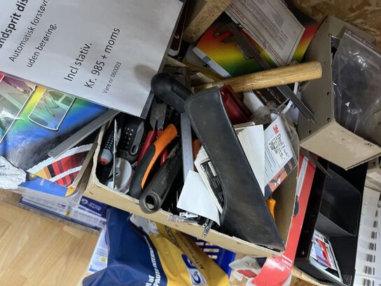Disk (to-delt) inkl. IT og div. indhold