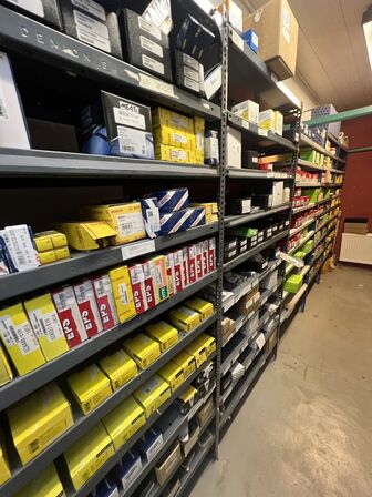 23 sektioner lagerreoler (uden indhold!)