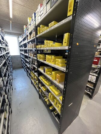 20 sektioner lagerreoler (uden indhold!)