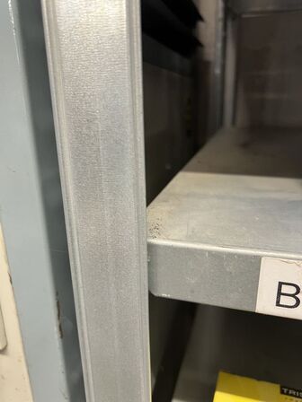 8 sektioner lagerreoler (uden indhold!)
