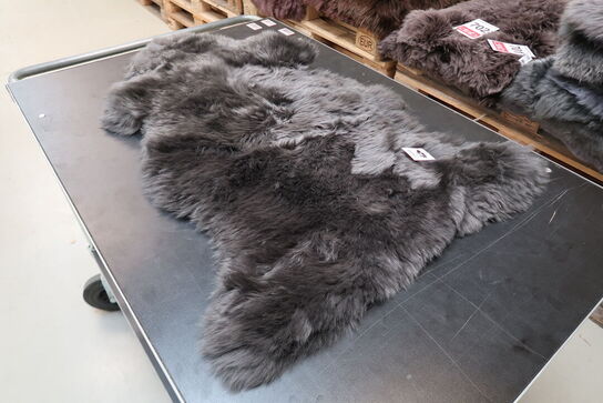 Lammeskind Lux grå 60x90 cm