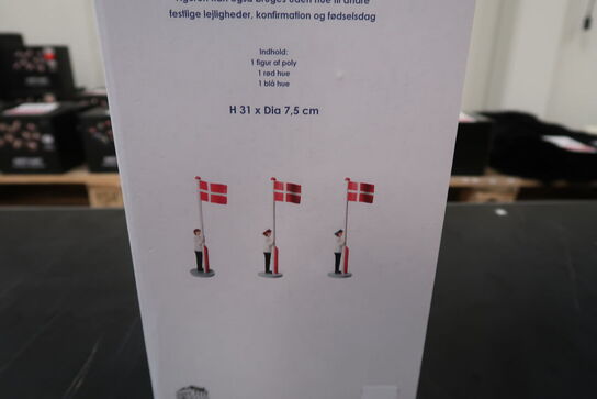 3 pk. Det Gamle Apotek student med flag dreng 31 cm