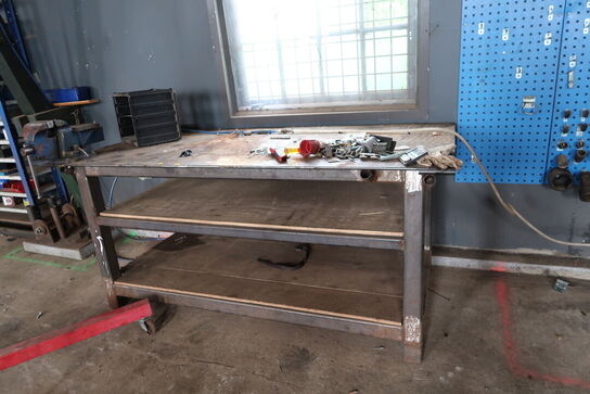 Svejsebord med skruestik