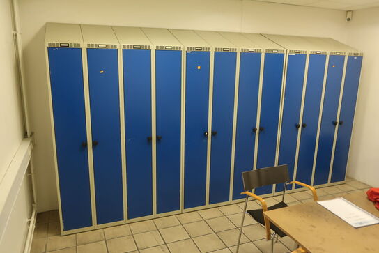 Omklædningsskab 1x4 fag