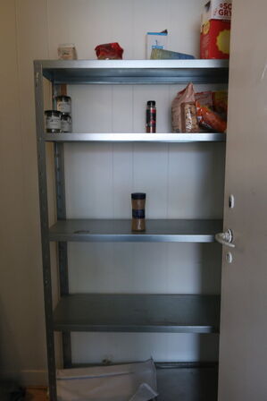 Tøm butikken, alt inventar