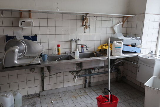 Tøm butikken, alt inventar