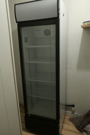 Tøm butikken, alt inventar