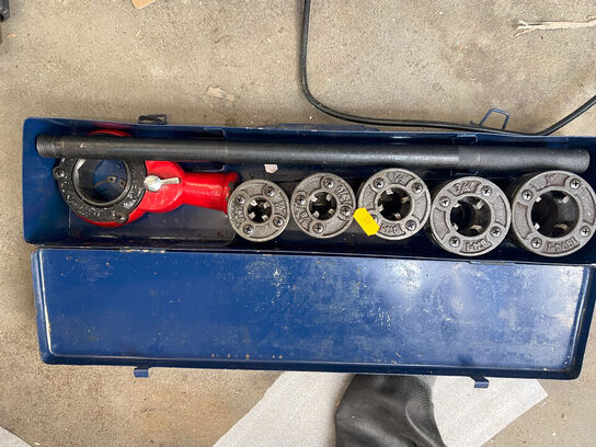 Thread cutting set 1/4"-1" Q74
