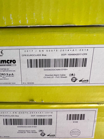 Cables & wires RAMCO & HELUKABEL as well as plastic boxes with lids (see pictures)