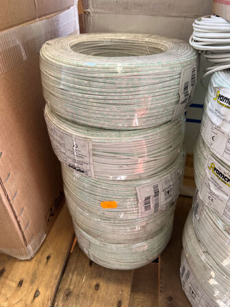 Cables & wires RAMCO & HELUKABEL as well as plastic boxes with lids (see pictures)