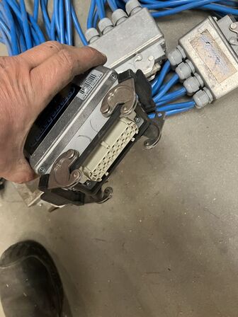 7 stk. Harting pisk – 8* schuko ind – Harting ud