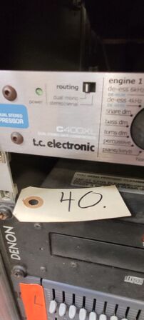 Afviklingsskab Lyd. Denon DN-1800f Dual CD Player. Yamaha MG166cx. TC Electronic C400XL.  2 stk Equalizer og diverse forkabling