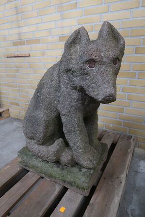 ERIK HEIDE "Hunden" Stenskulptur 1968-69