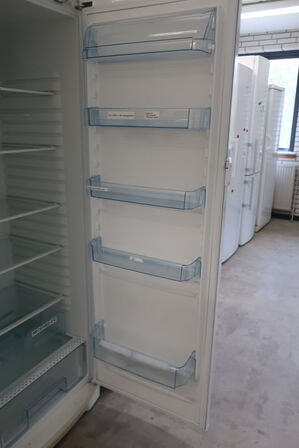 Køleskab ELECTROLUX ERE38405W