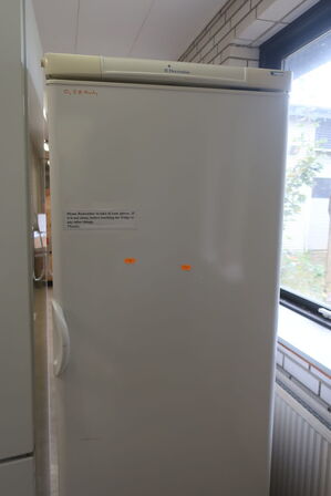 Køleskab ELECTROLUX ER8817C