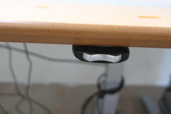 El/hævesænkebord 140x80cm