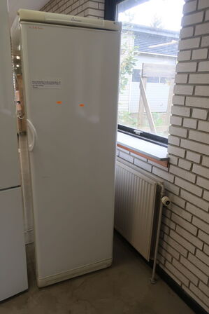 Køleskab ELECTROLUX ER8817C