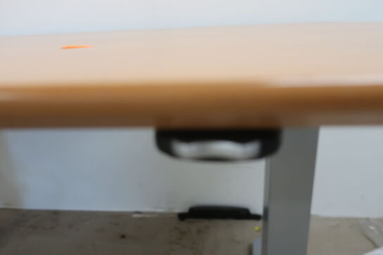 El/hævesænkebord 140x80cm