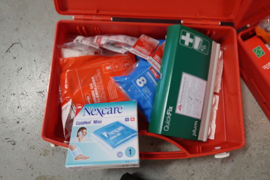 Diverse førstehjælpsartikler & brandslukkere