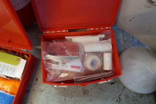 Diverse førstehjælpsartikler & brandslukkere