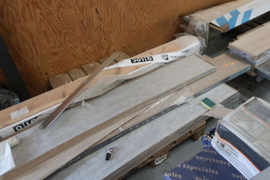 Blandet pakker m. gulvbrædder bl.a. VIKING & MOLAND