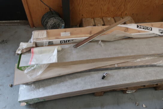 Blandet pakker m. gulvbrædder bl.a. VIKING & MOLAND