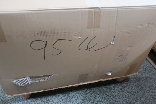 Kasse med 10 stk. solcellepaneler 95W