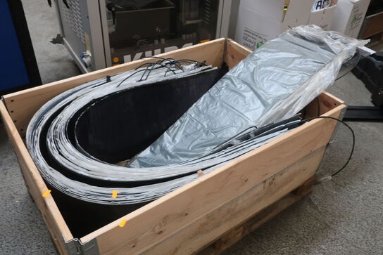 Palle med 30 stk. solcellepaneler 80W