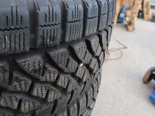 Stålfælge med vinterdæk BRIDGESTONE 235/65R16 C
