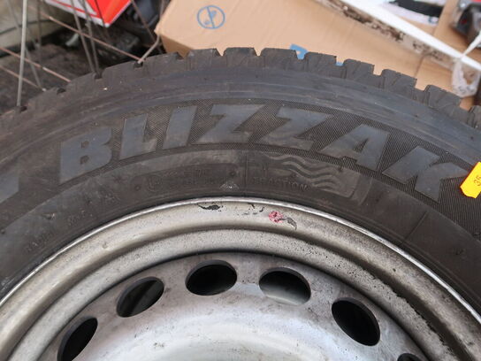 Stålfælge med vinterdæk BRIDGESTONE 235/65R16 C