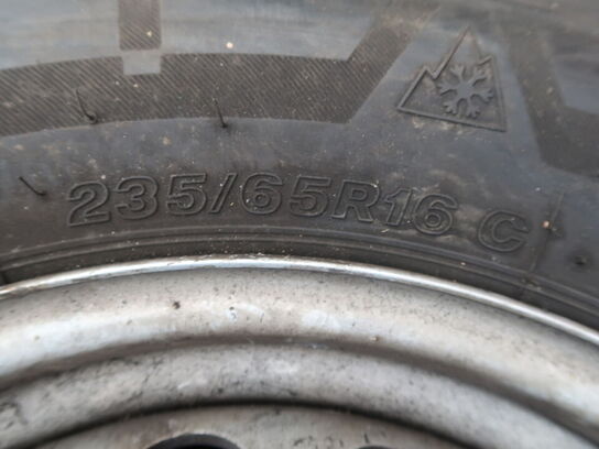 Stålfælge med vinterdæk BRIDGESTONE 235/65R16 C