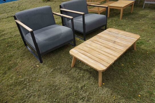 2 stk Loungestole med bord 