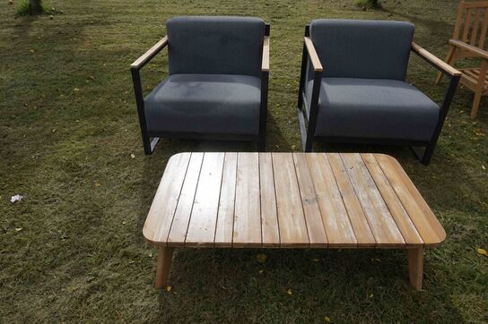 2 stk Loungestole med bord 