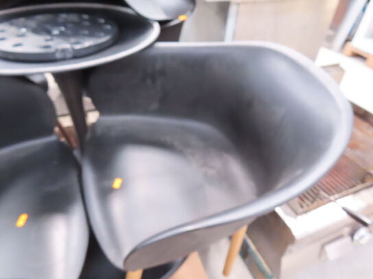 5 stk stole og rundt bord