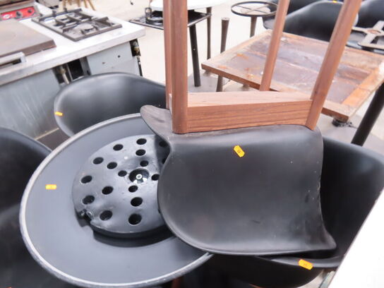 5 stk stole og rundt bord